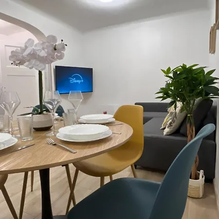 Paris-montrouge Magniffique 2 Piece De 36m2 - Tres Cosy Pour 1 A 5 Personnes Refait A Neuf - Entire Luxirious And Warm - Paris 14eme - Proche Aeroport Orly & Parc Expositions Porte De Versailles Free Wifi Gratuit Apartment *